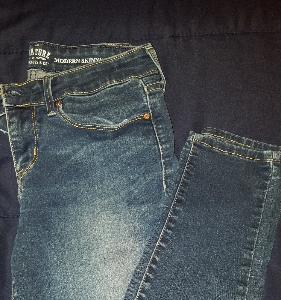 Signature Jeans